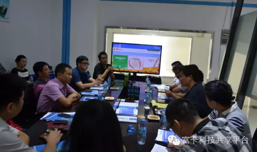 松山湖管委會(huì)卓主任、清華大學(xué)專家和各大風(fēng)投代表到富卡總部參觀考察